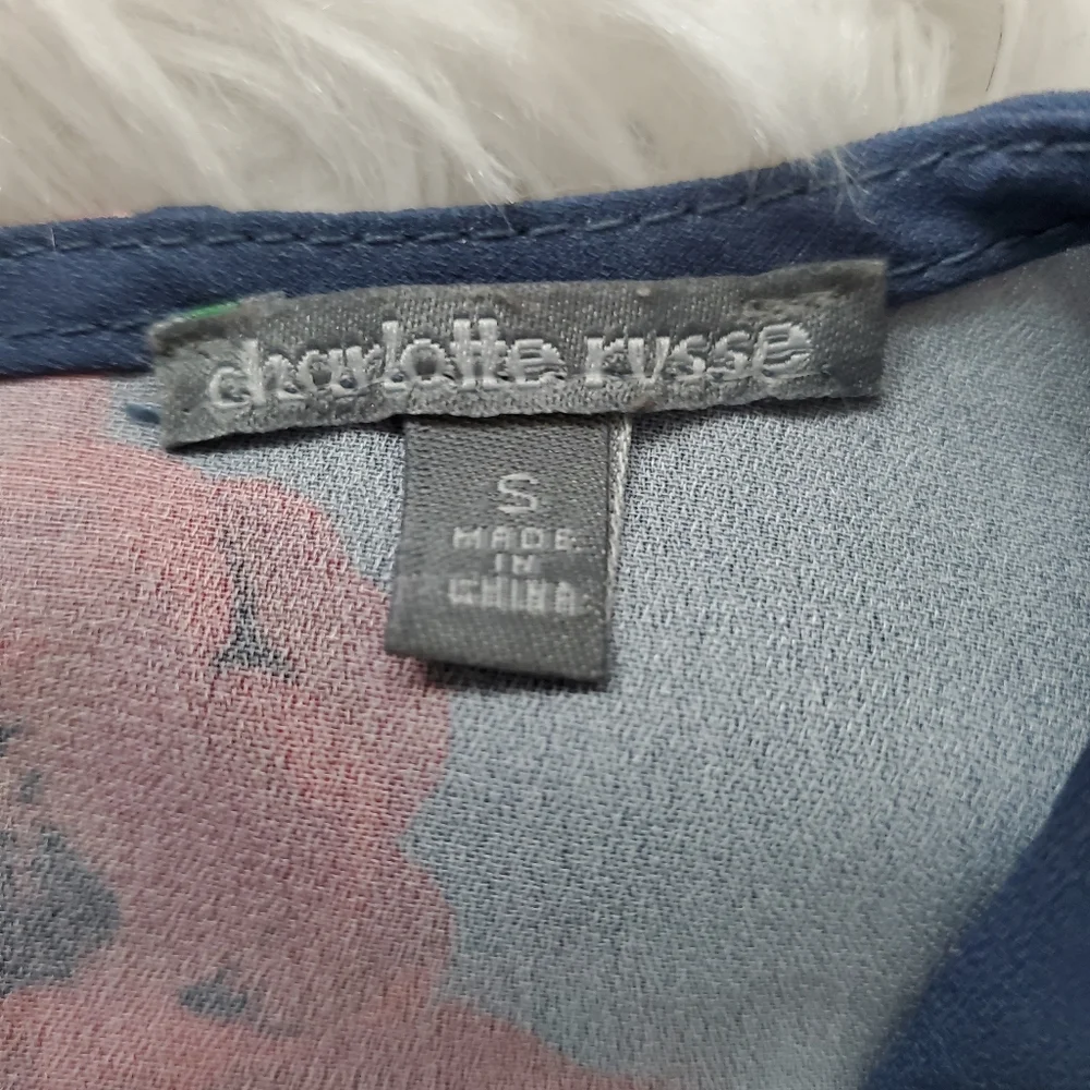 Charlotte Russe Floral Crop Top - Picture 2 of 3